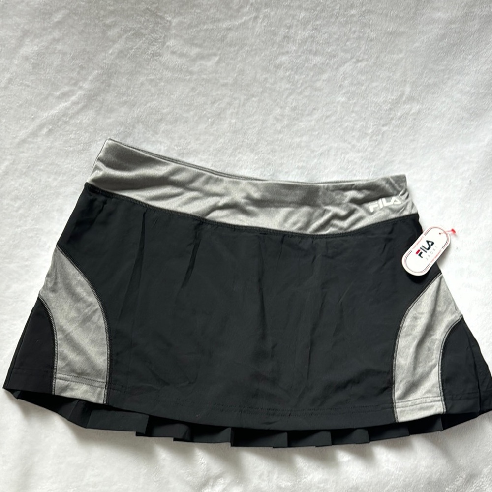 NWT Fila Women's Performance Black and Gray Skort Size Large